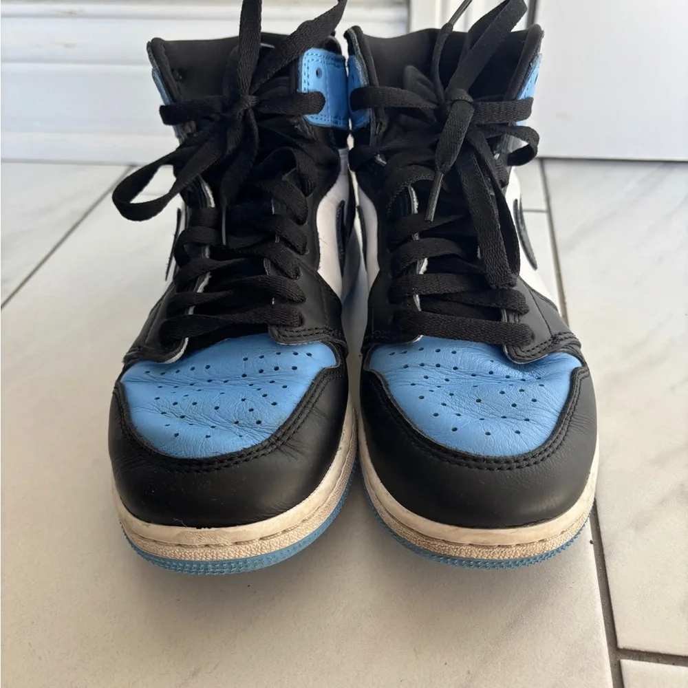 Jordan 1 Retro High OG Black and Blue Sneakers Kids Sz 6 - Picture 2 of 10